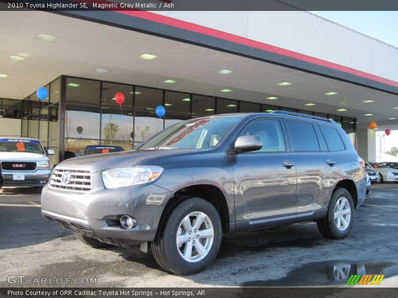 Magnetic Gray Metallic / Ash 2010 Toyota Highlander SE