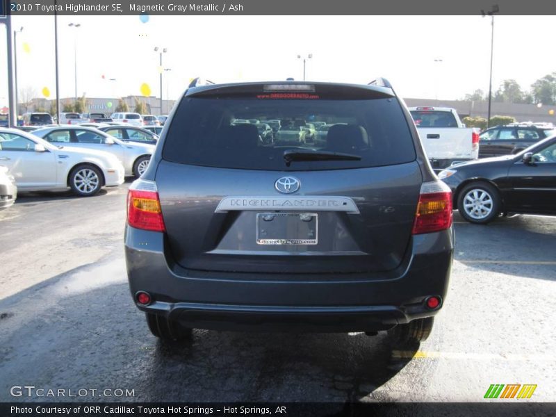 Magnetic Gray Metallic / Ash 2010 Toyota Highlander SE
