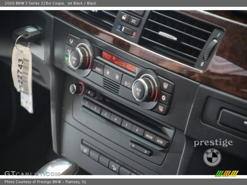 Jet Black / Black 2009 BMW 3 Series 328xi Coupe