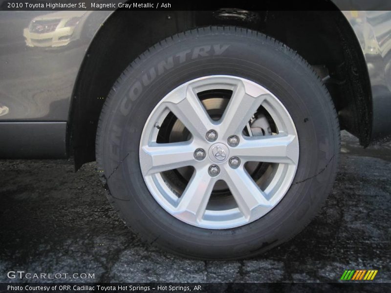 Magnetic Gray Metallic / Ash 2010 Toyota Highlander SE