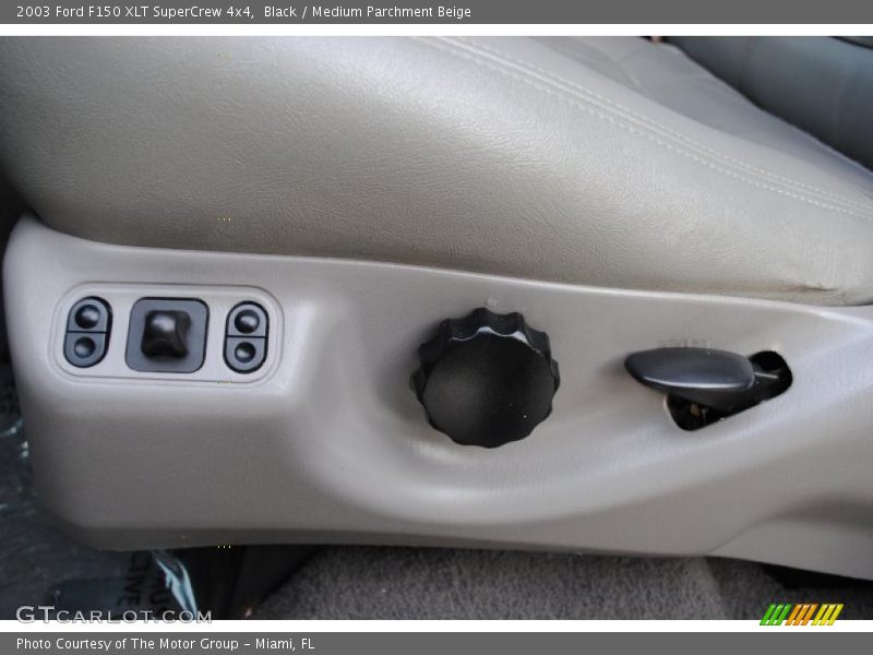 Black / Medium Parchment Beige 2003 Ford F150 XLT SuperCrew 4x4