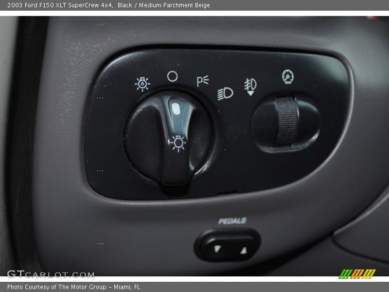 Black / Medium Parchment Beige 2003 Ford F150 XLT SuperCrew 4x4