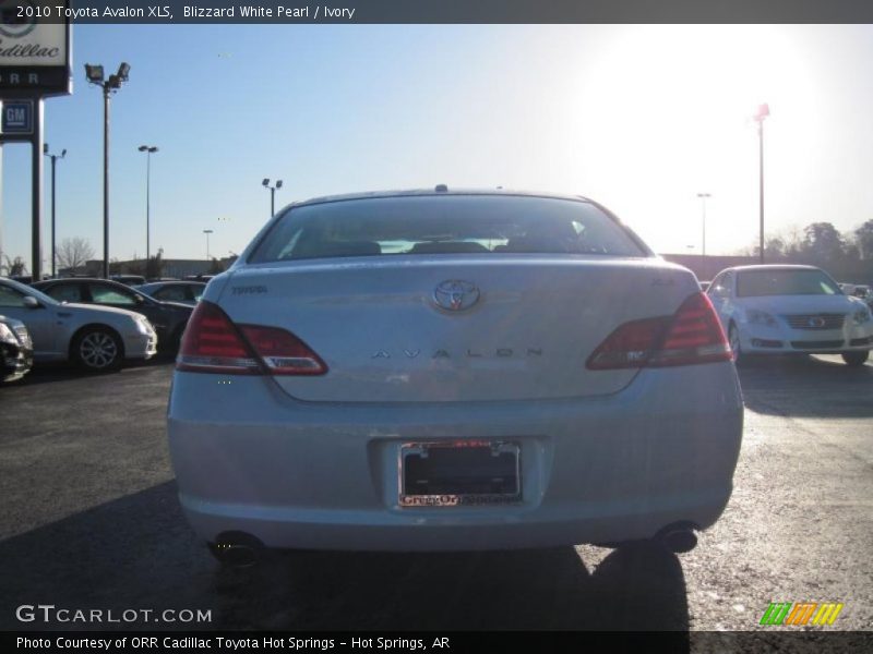 Blizzard White Pearl / Ivory 2010 Toyota Avalon XLS