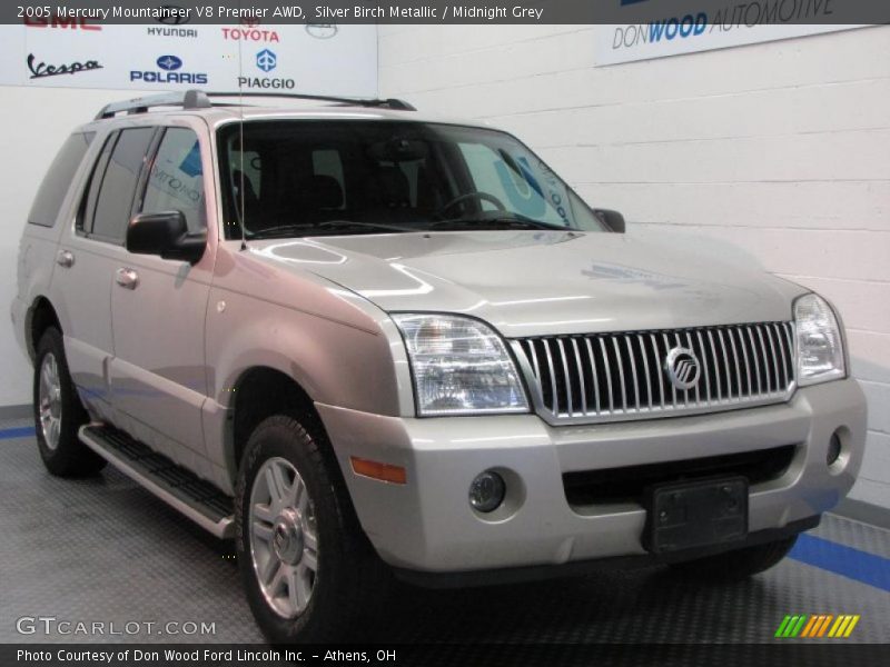 Silver Birch Metallic / Midnight Grey 2005 Mercury Mountaineer V8 Premier AWD