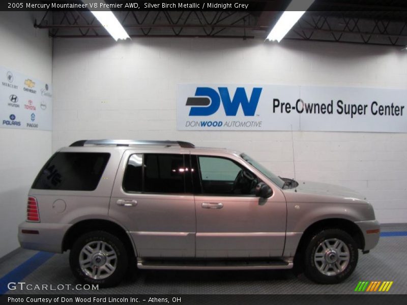 Silver Birch Metallic / Midnight Grey 2005 Mercury Mountaineer V8 Premier AWD