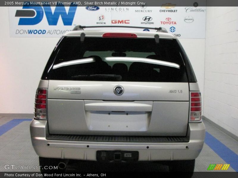 Silver Birch Metallic / Midnight Grey 2005 Mercury Mountaineer V8 Premier AWD
