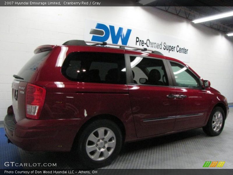 Cranberry Red / Gray 2007 Hyundai Entourage Limited