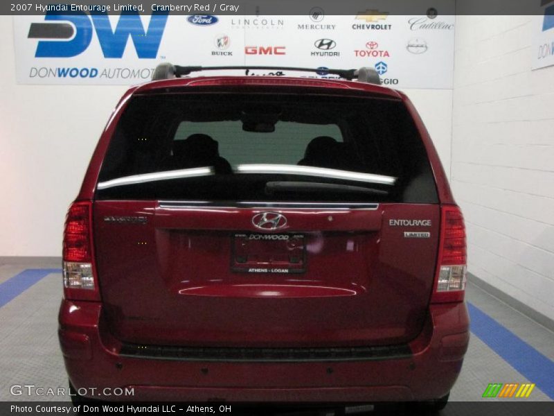 Cranberry Red / Gray 2007 Hyundai Entourage Limited