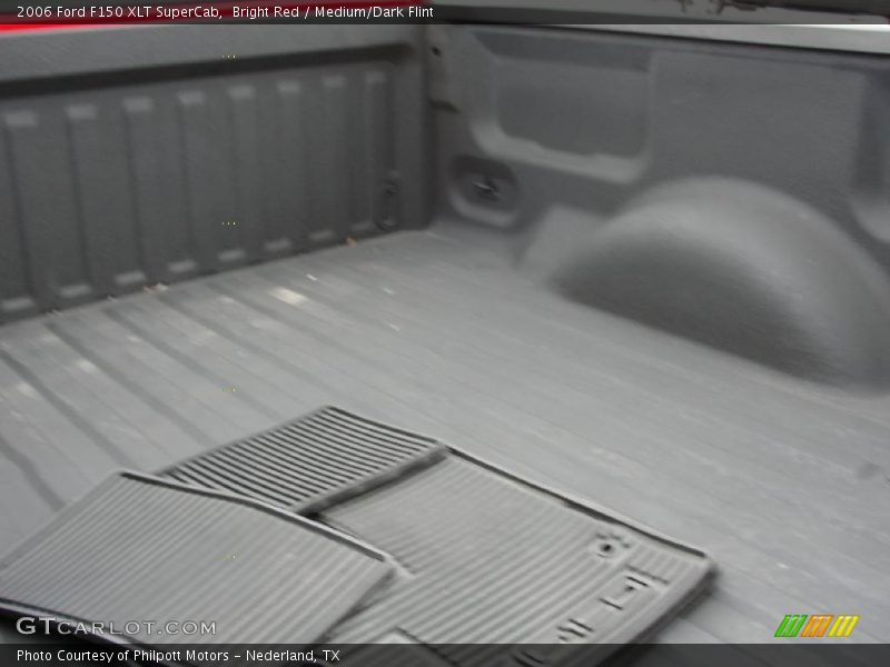 Bright Red / Medium/Dark Flint 2006 Ford F150 XLT SuperCab