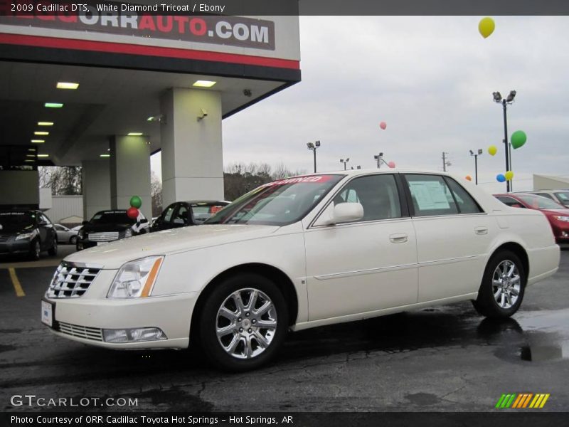 White Diamond Tricoat / Ebony 2009 Cadillac DTS