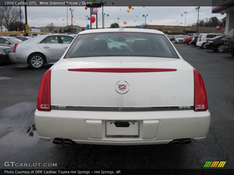 White Diamond Tricoat / Ebony 2009 Cadillac DTS