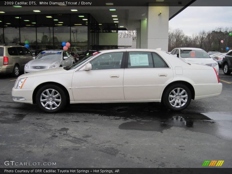 White Diamond Tricoat / Ebony 2009 Cadillac DTS