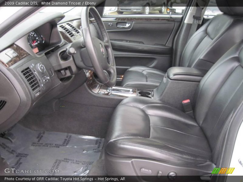 White Diamond Tricoat / Ebony 2009 Cadillac DTS