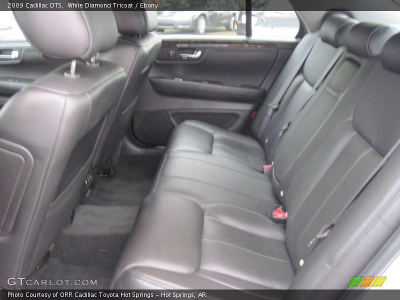 White Diamond Tricoat / Ebony 2009 Cadillac DTS