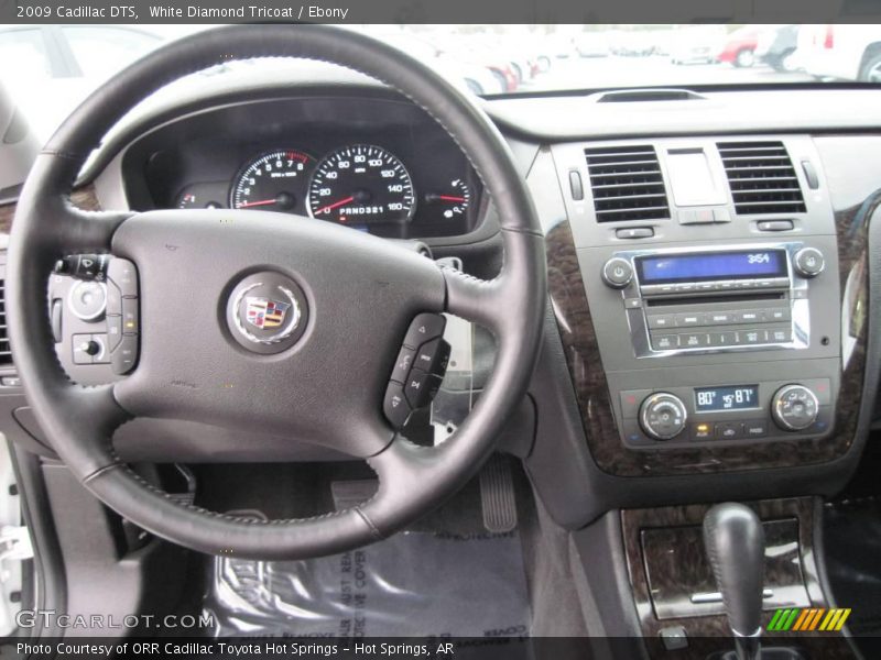 White Diamond Tricoat / Ebony 2009 Cadillac DTS