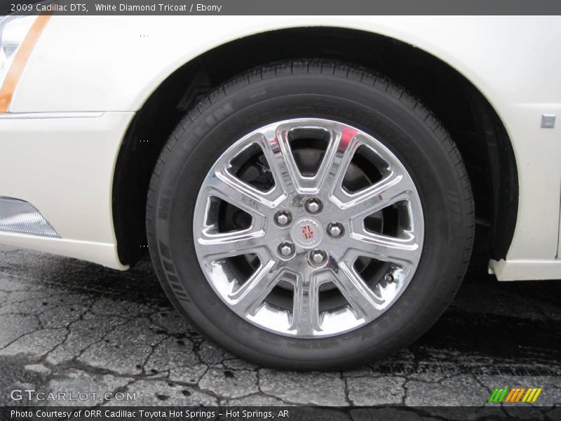 White Diamond Tricoat / Ebony 2009 Cadillac DTS
