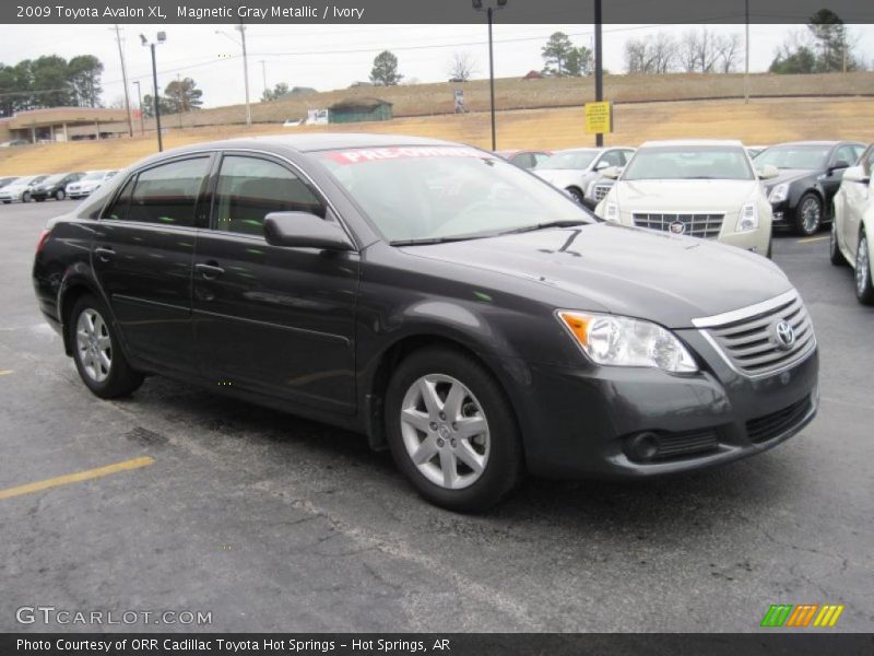 Magnetic Gray Metallic / Ivory 2009 Toyota Avalon XL