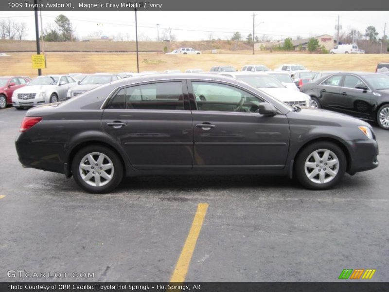 Magnetic Gray Metallic / Ivory 2009 Toyota Avalon XL