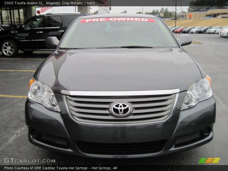 Magnetic Gray Metallic / Ivory 2009 Toyota Avalon XL