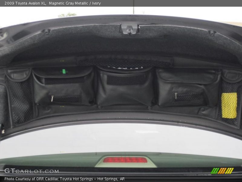 Magnetic Gray Metallic / Ivory 2009 Toyota Avalon XL