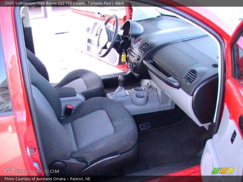 Tornado Red / Black 2005 Volkswagen New Beetle GLS TDI Coupe