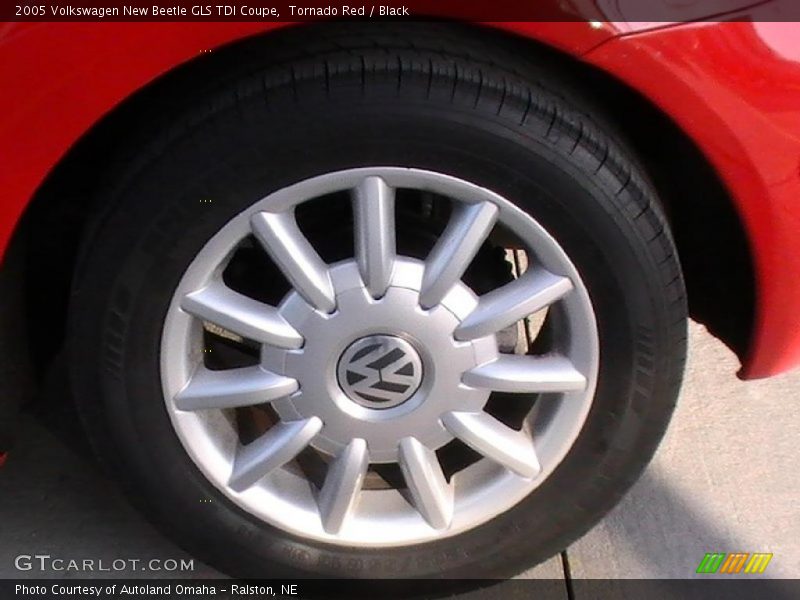 Tornado Red / Black 2005 Volkswagen New Beetle GLS TDI Coupe