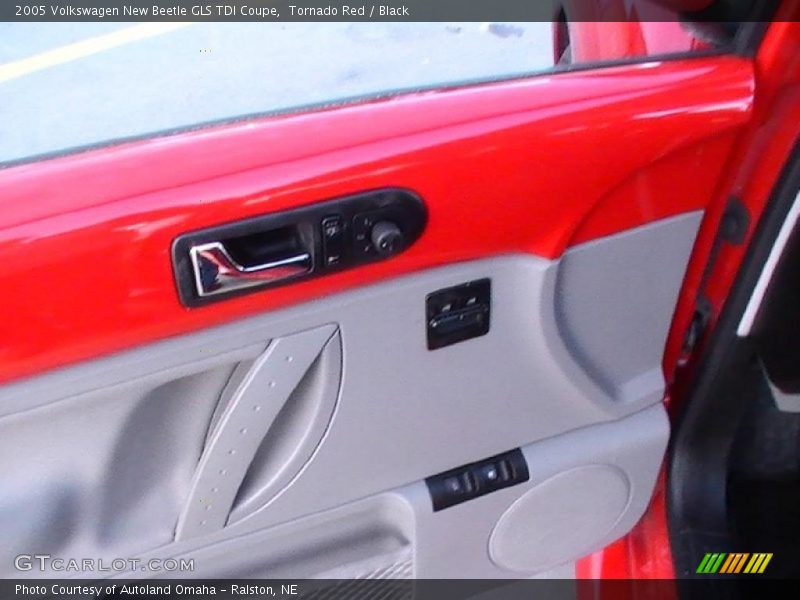 Tornado Red / Black 2005 Volkswagen New Beetle GLS TDI Coupe