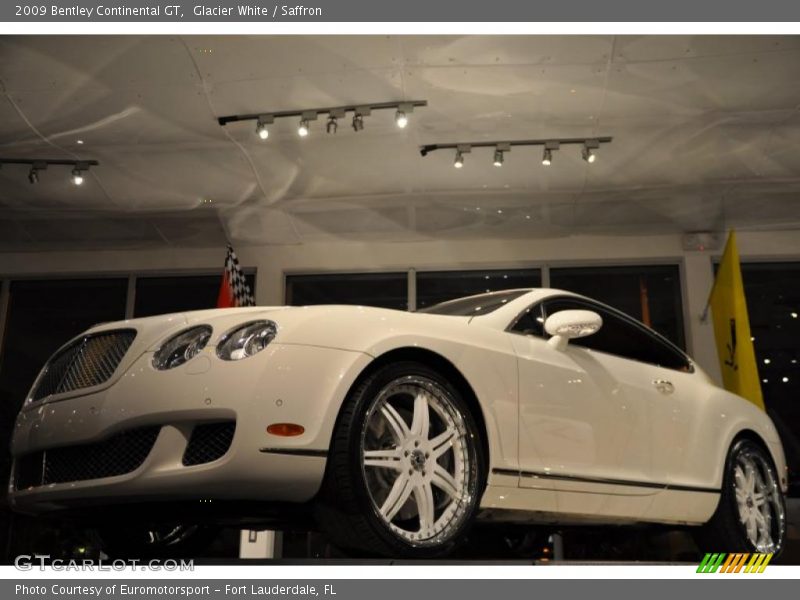 Glacier White / Saffron 2009 Bentley Continental GT
