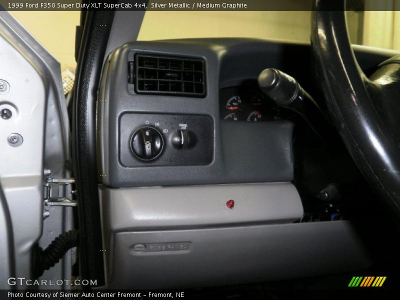 Silver Metallic / Medium Graphite 1999 Ford F350 Super Duty XLT SuperCab 4x4
