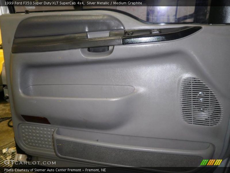 Silver Metallic / Medium Graphite 1999 Ford F350 Super Duty XLT SuperCab 4x4