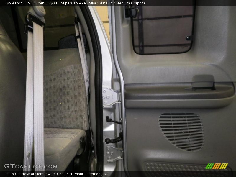 Silver Metallic / Medium Graphite 1999 Ford F350 Super Duty XLT SuperCab 4x4