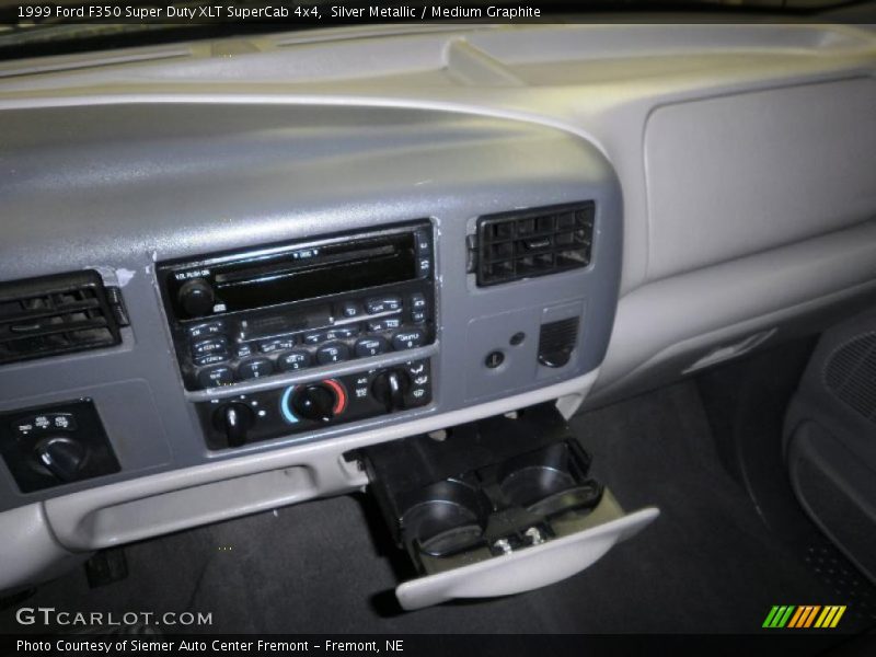 Silver Metallic / Medium Graphite 1999 Ford F350 Super Duty XLT SuperCab 4x4
