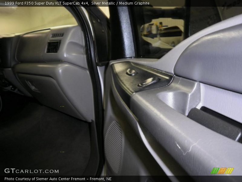 Silver Metallic / Medium Graphite 1999 Ford F350 Super Duty XLT SuperCab 4x4
