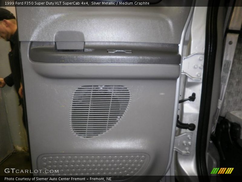 Silver Metallic / Medium Graphite 1999 Ford F350 Super Duty XLT SuperCab 4x4