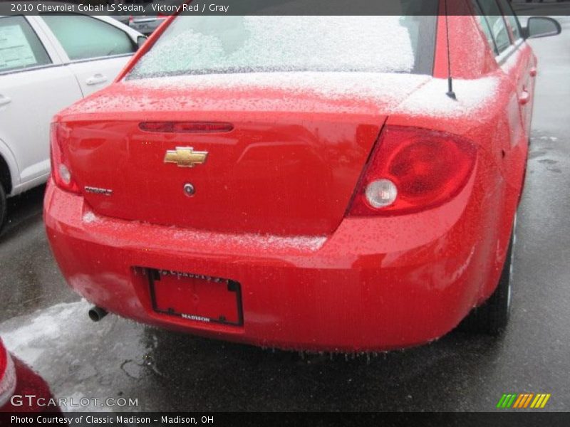 Victory Red / Gray 2010 Chevrolet Cobalt LS Sedan
