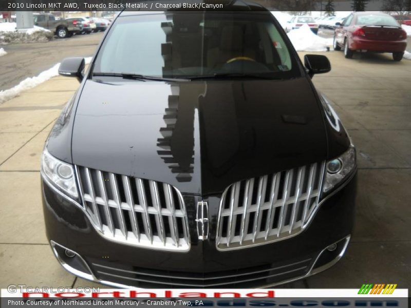 Tuxedo Black Metallic / Charcoal Black/Canyon 2010 Lincoln MKT AWD