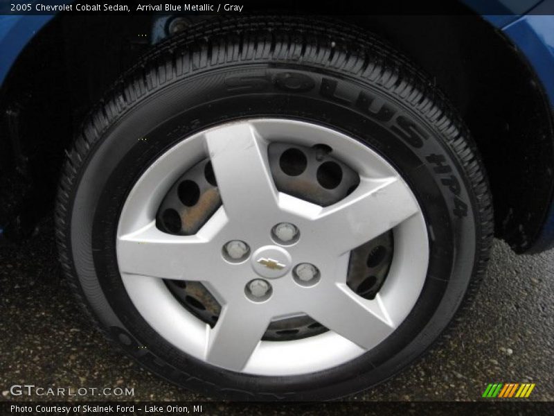 Arrival Blue Metallic / Gray 2005 Chevrolet Cobalt Sedan