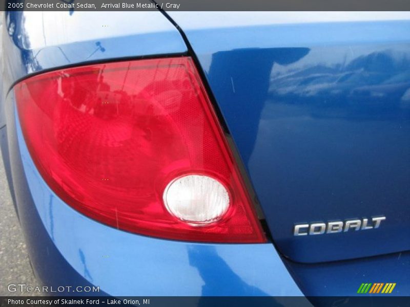 Arrival Blue Metallic / Gray 2005 Chevrolet Cobalt Sedan