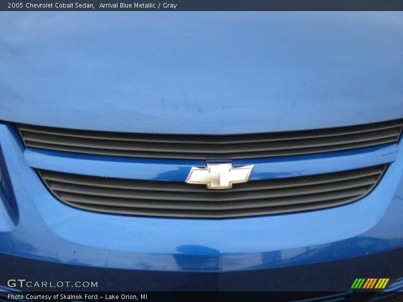 Arrival Blue Metallic / Gray 2005 Chevrolet Cobalt Sedan