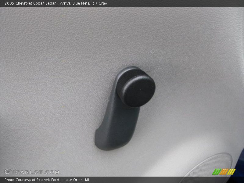 Arrival Blue Metallic / Gray 2005 Chevrolet Cobalt Sedan