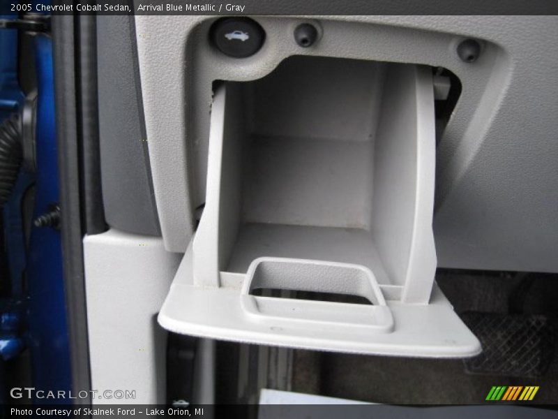 Arrival Blue Metallic / Gray 2005 Chevrolet Cobalt Sedan