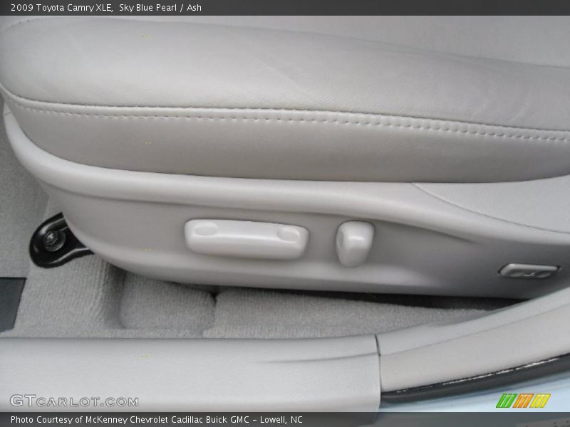 Sky Blue Pearl / Ash 2009 Toyota Camry XLE