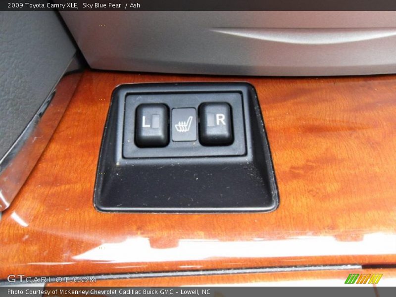 Sky Blue Pearl / Ash 2009 Toyota Camry XLE