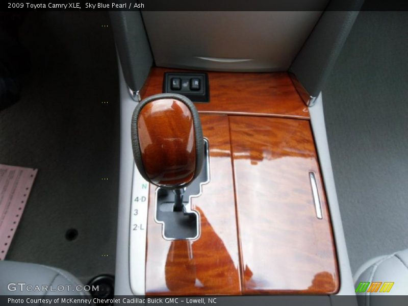 Sky Blue Pearl / Ash 2009 Toyota Camry XLE