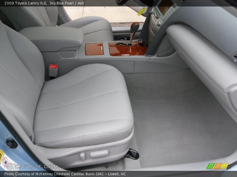 Sky Blue Pearl / Ash 2009 Toyota Camry XLE