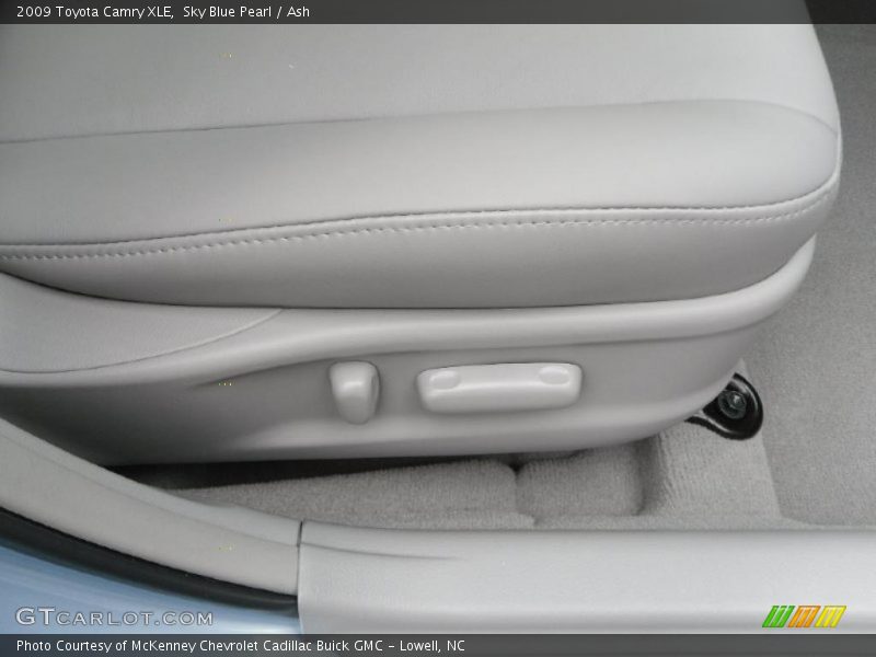Sky Blue Pearl / Ash 2009 Toyota Camry XLE