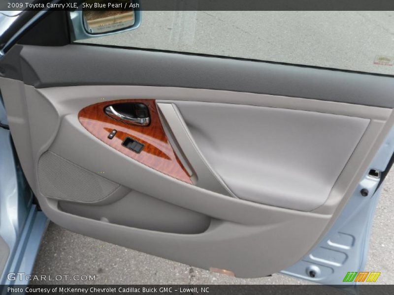 Sky Blue Pearl / Ash 2009 Toyota Camry XLE