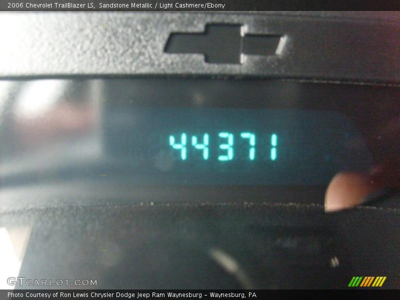 Sandstone Metallic / Light Cashmere/Ebony 2006 Chevrolet TrailBlazer LS