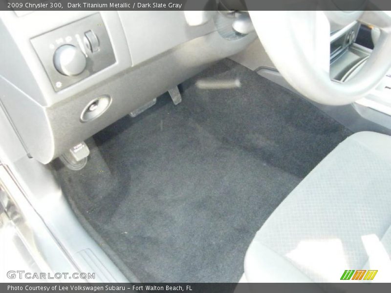 Dark Titanium Metallic / Dark Slate Gray 2009 Chrysler 300