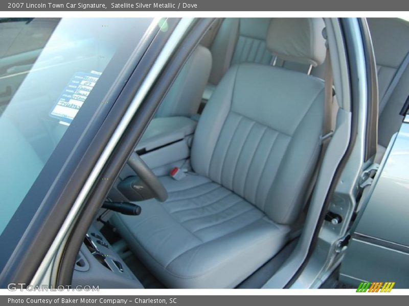 Satellite Silver Metallic / Dove 2007 Lincoln Town Car Signature